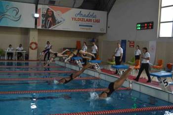 Afyonkarahisar’Da 7+ Yaş Yüzme Müsabakaları Başladı
