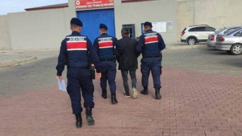 Afyonkarahisar’da aranan hırsızlık şüphelisi daha fazla kaçamadı