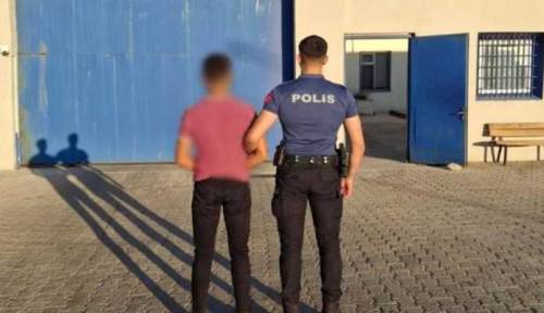 Afyonkarahisar’da aranan kişi polis takibiyle yakalandı
