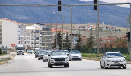 Afyonkarahisar'da bayram tatili sonrası yoğun araç trafiği yaşandı