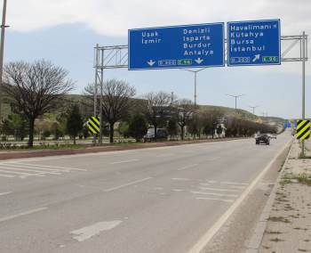 Afyonkarahisar’Da Beklenen Araç Ve Yolcu Yoğunluğu Yaşanmadı
