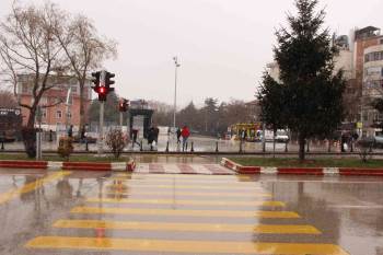 Afyonkarahisar’Da Beklenen Kar Yağışı Başladı
