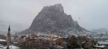 Afyonkarahisar’Da Beklenen Kar Yağışı Başladı
