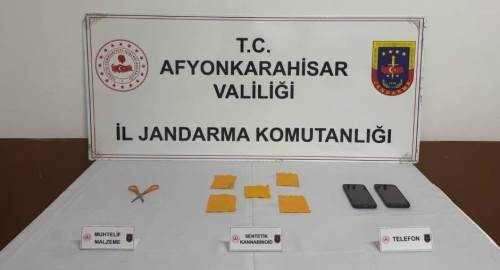 Afyonkarahisar'da bin 780 kullanımlık uyuşturuculu peçete yakalandı