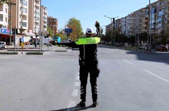 Afyonkarahisar’da büyük cezalar kesildi! 112 sürücü... 