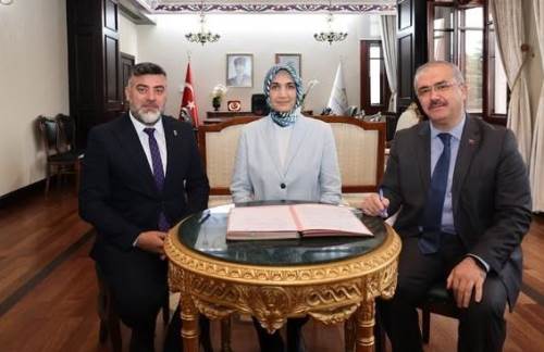 Afyonkarahisar'da evlenecek çiftlere kuaför indirimi müjdesi