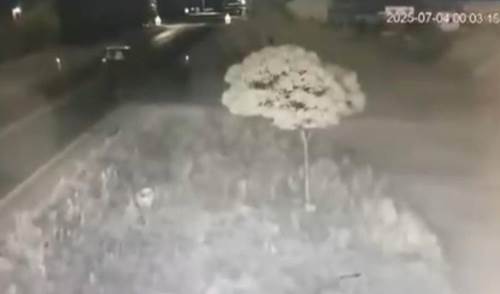 Afyonkarahisar’da feci kaza: Otomobil traktör römorkuna çarptı