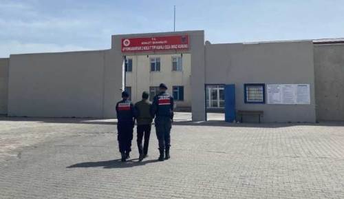 Afyonkarahisar’da hapis cezasıyla aranan kaçakçı yakalandı