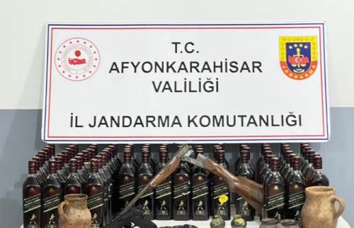 Afyonkarahisar’da hırsızlık zanlısının evinden tarihi eser ve altın çıktı