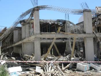 Afyonkarahisar'da inşaat çöktü!