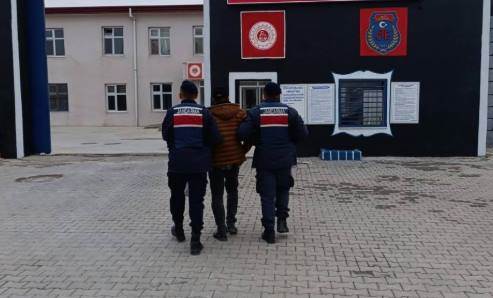Afyonkarahisar'da jandarma suçluların peşinde!