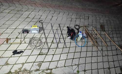 Afyonkarahisar’da kaçak kazı yapan şüphelilere suçüstü