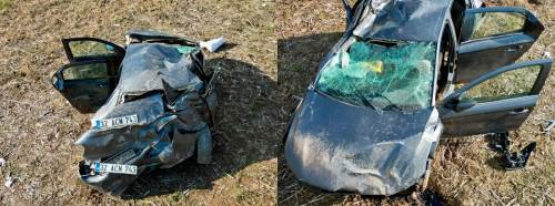 Afyonkarahisar’da kağıt gibi ezilen otomobilden yaralı kurtuldu