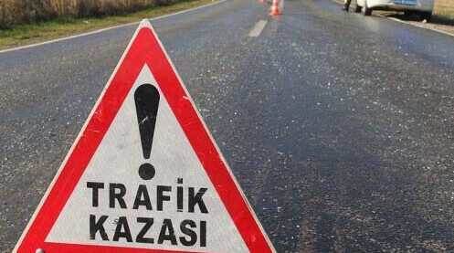 Afyonkarahisar’da kamyon ile otomobil çarpıştı: 5 yaralı