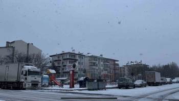 Afyonkarahisar’Da Kar Yağışı Etkili Oldu
