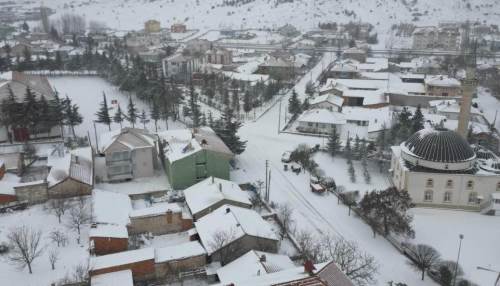 Afyonkarahisar’da kar yağışı etkili oluyor, eğitime ara verildi