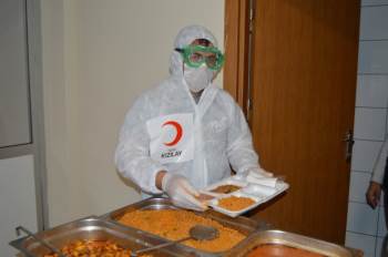 Afyonkarahisar’Da Karantina Altındaki 511 Vatandaşın Yemekleri Kızılay’Dan
