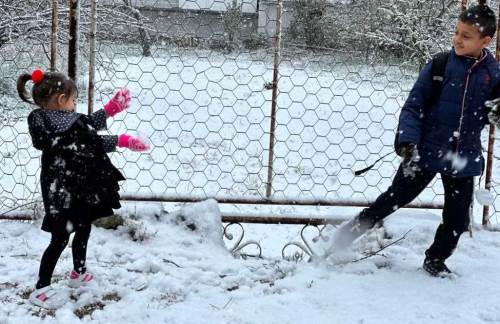 Afyonkarahisar’da karın keyfini çocuklar çıkardı!