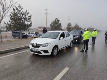 Afyonkarahisar’Da Kısıtlamanın 3. Gününde Denetimler Devam Ediyor

