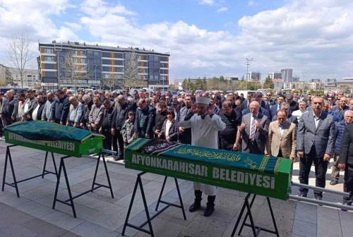 Afyonkarahisar’da komşu cinayeti: Cenazeler toprağa verildi
