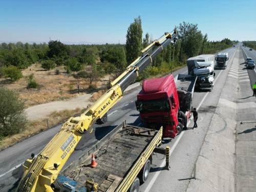 Afyonkarahisar'da korkutan kaza: 2 kişi yaralandı!