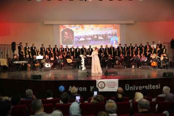 Afyonkarahisar’Da Kulakların Pası Hazan Şarkılarıyla Silindi
