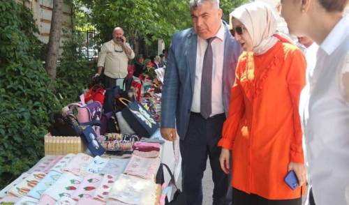 Afyonkarahisar’da kursiyerler yıl sonu sergisiyle buluştu