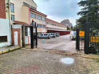 Afyonkarahisar’Da Lise Öğrencisi Öğretmenini Bıçakladı
