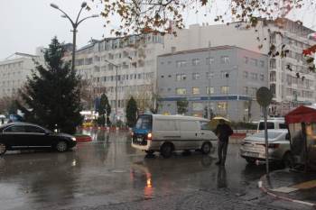 Afyonkarahisar’Da Mevsimin İlk Karı Yağmaya Başladı
