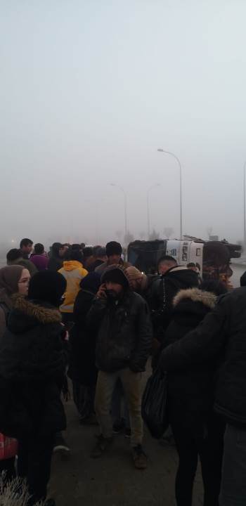 Afyonkarahisar’Da Midibüs Devrildi: 9 Yaralı
