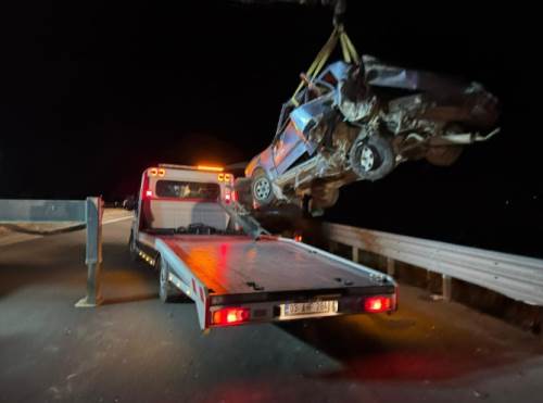 Afyonkarahisar’da minibüs otomobile çarptı: 1 yaralı