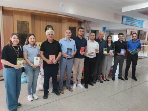 Afyonkarahisar’da öğrencilerden mahkumlara kitap desteği