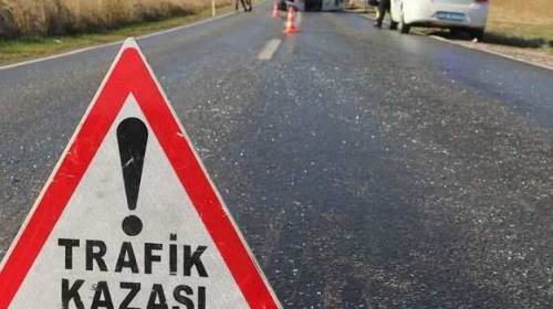 Afyonkarahisar’da otomobil takla atarak şarampole uçtu, 2 yaralı