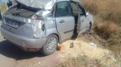 Afyonkarahisar’da otomobil tarım arazisine devrildi: 4 yaralı
