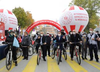 Afyonkarahisar’Da Pedallar Sevgi Yılı Projesi İçin Çevrildi
