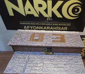 Afyonkarahisar’Da Polisin Durdurduğu Araçtan Binlerce Sentetik Hap Çıktı
