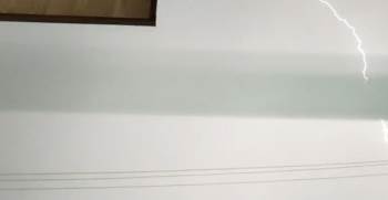 Afyonkarahisar’Da Sağanak Etkili Oldu, Çakan Şimşekler Geceyi Aydınlattı
