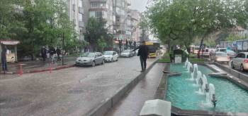 Afyonkarahisar’Da Sağanak Hayatı Felç Etti
