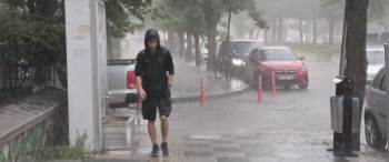 Afyonkarahisar’Da Sağanak Yağış Etkili Oldu
