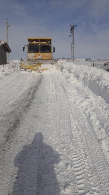 Afyonkarahisar’Da Şehir Bağlantı Yollarının Tamamı Ulaşıma Açık
