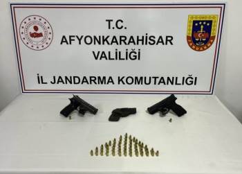 Afyonkarahisar’Da Silah Kaçakçıları Yakalandı
