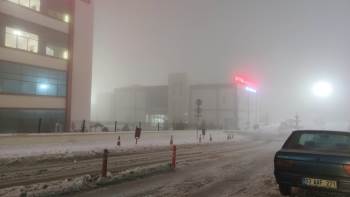 Afyonkarahisar’Da Sis Etkili Oldu
