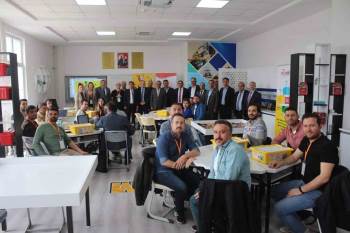 Afyonkarahisar’Da Stem Atölyesi Açıldı
