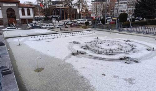 Afyonkarahisar'da sular buz tuttu!