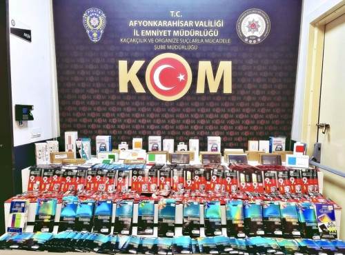 Afyonkarahisar’da telefon parçası kaçakçılığına darbe