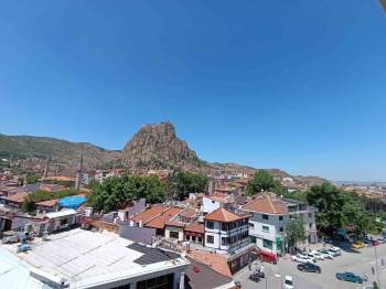 Afyonkarahisar’Da Termometrelerin 38 Dereceleri Görmesi Bekleniyor
