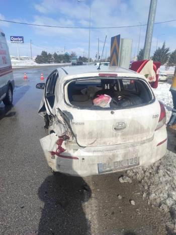 Afyonkarahisar’Da Trafik Kazası: 1 Ölü, 5 Yaralı
