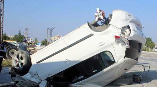 Afyonkarahisar'da trafik kazası: 3 ölü