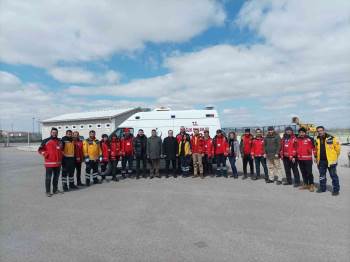 Afyonkarahisar’Da Umke Ekine Ambulans Sürüş Teknikleri Ve Arazi Sürüş Teknikleri Eğitimi
