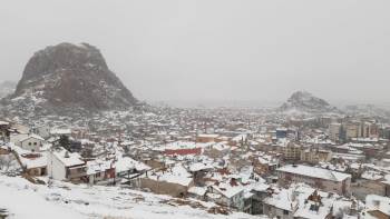 Afyonkarahisar’Da Yağan Kar Sevindirdi
